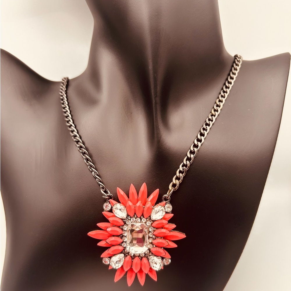 Amrita Singh Coral Crystal Statement Necklace NWT - Picture 6 of 12